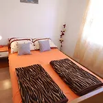 With Parking Space Njivice, Krk - 21773 Daire Njivice
