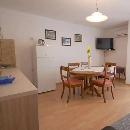 With Parking Space Njivice, Krk - 21773 Apartman Njivice