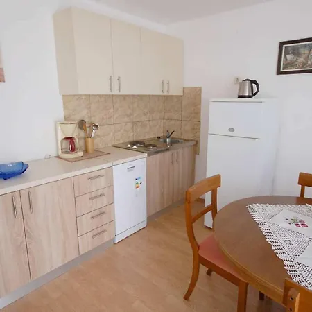 Apartman With Parking Space Njivice, Krk - 21773 *