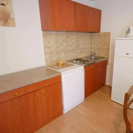 Apartman With Parking Space Njivice, Krk - 21773 *