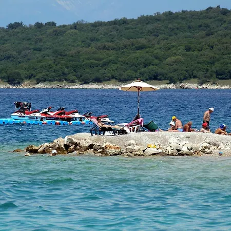 With Parking Space Njivice, Krk - 21773 דירה *