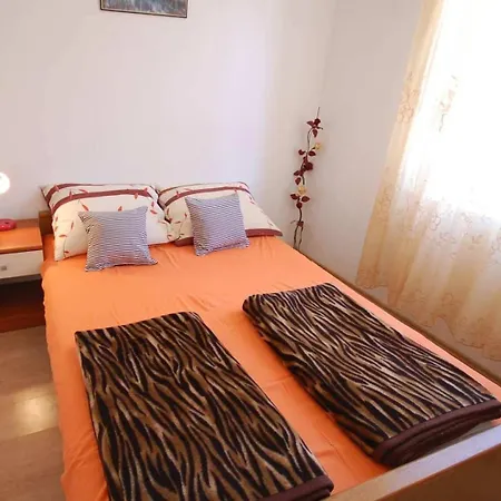 With Parking Space Njivice, Krk - 21773 Apartman Njivice