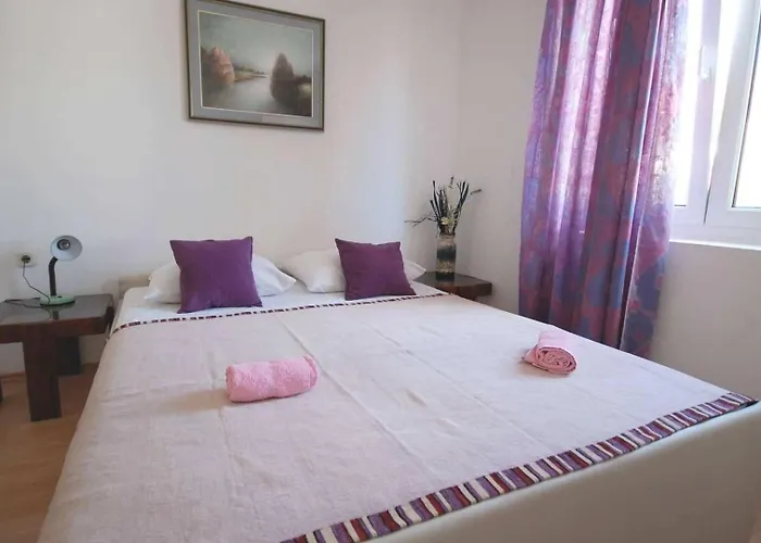 With Parking Space Njivice, Krk - 21773 נייביצה