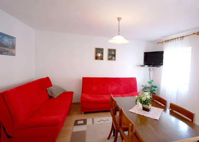 With Parking Space Njivice, Krk - 21773 דירה נייביצה