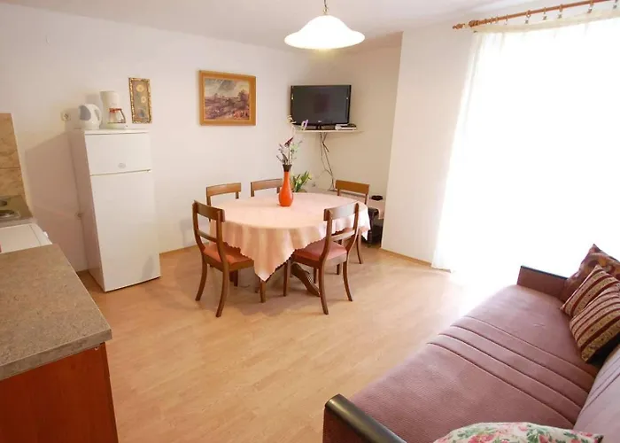 דירה With Parking Space Njivice, Krk - 21773 נייביצה