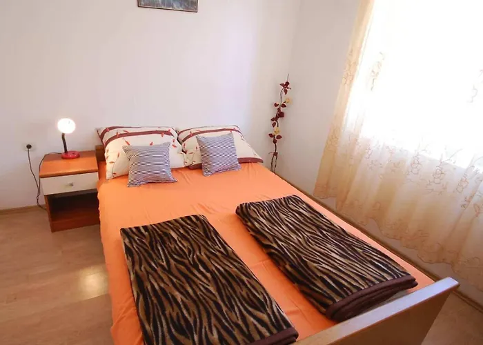 With Parking Space Njivice, Krk - 21773 דירה נייביצה