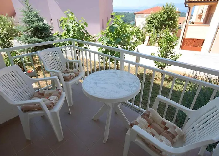 With Parking Space Njivice, Krk - 21773 דירה *